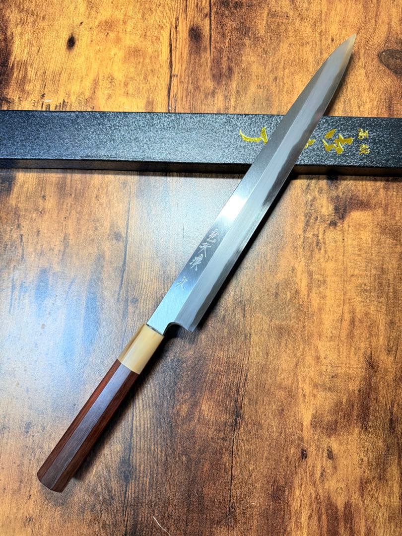 森本光一作　刺身 柳刃 青二鋼 紋鍛錬 尺一　紫檀白水牛八角柄