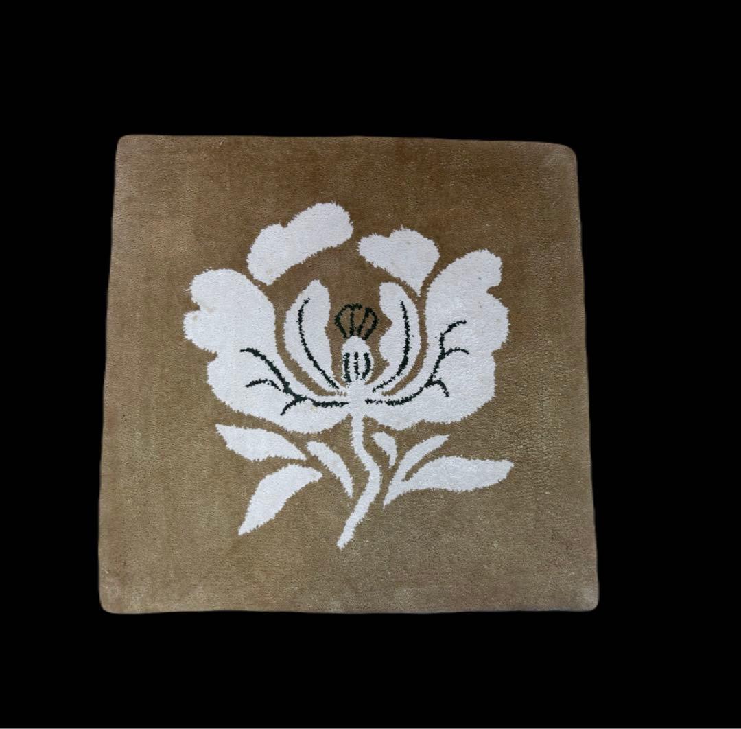 鍋島緞通 新鍋島 吉島敷物 座布団 牡丹B-1 金茶地　-350-