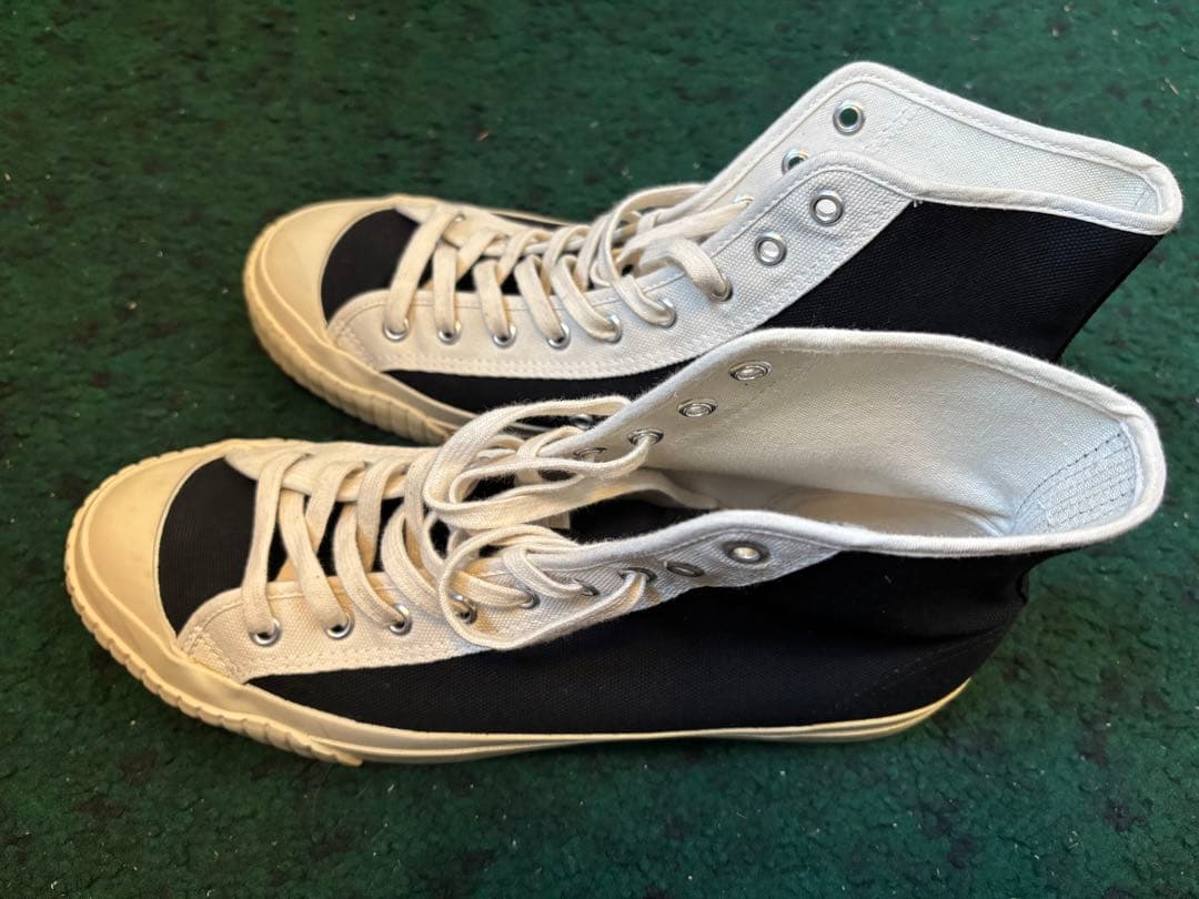 attractions JUMPIN' HIGH SHOES アトラクションズ