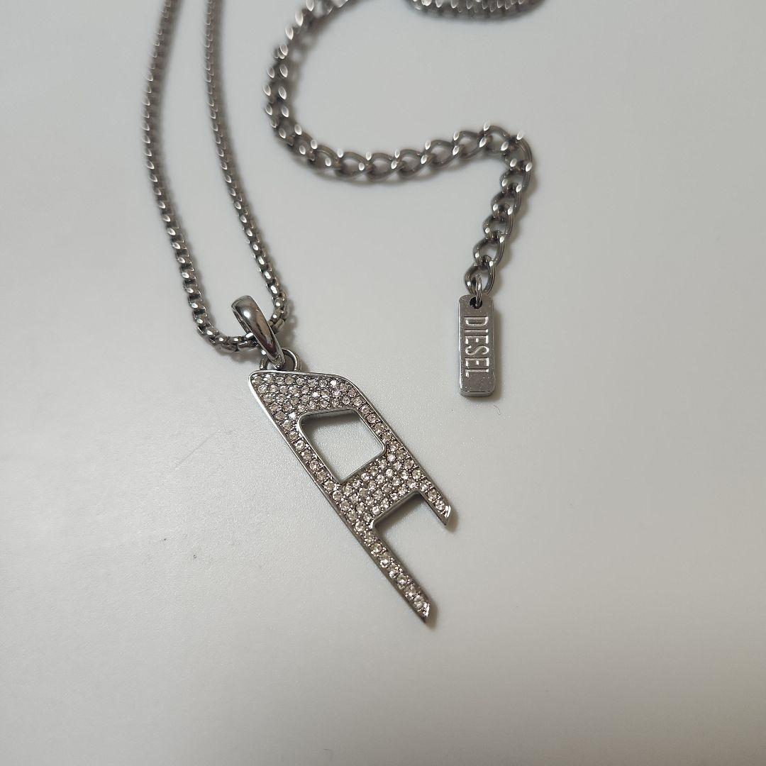 DIESEL A字型クリスタルネックレス