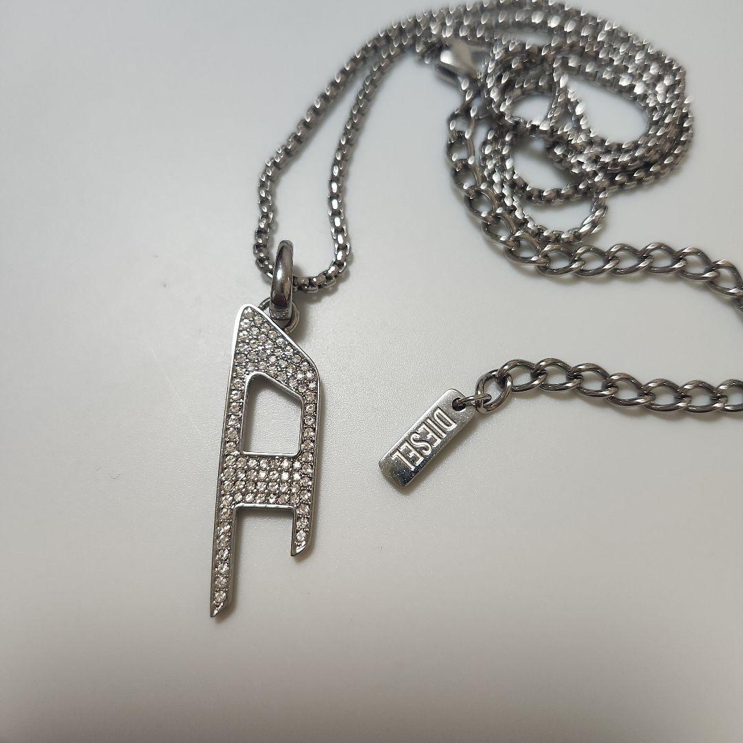 DIESEL A字型クリスタルネックレス