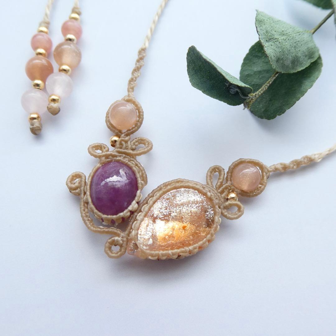 美麗サンストーンとルビーのマクラメネックレス