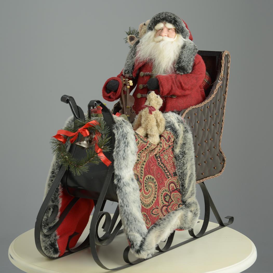 そりに乗ったサンタクロース　大きな人形　オブジェ　飾り物