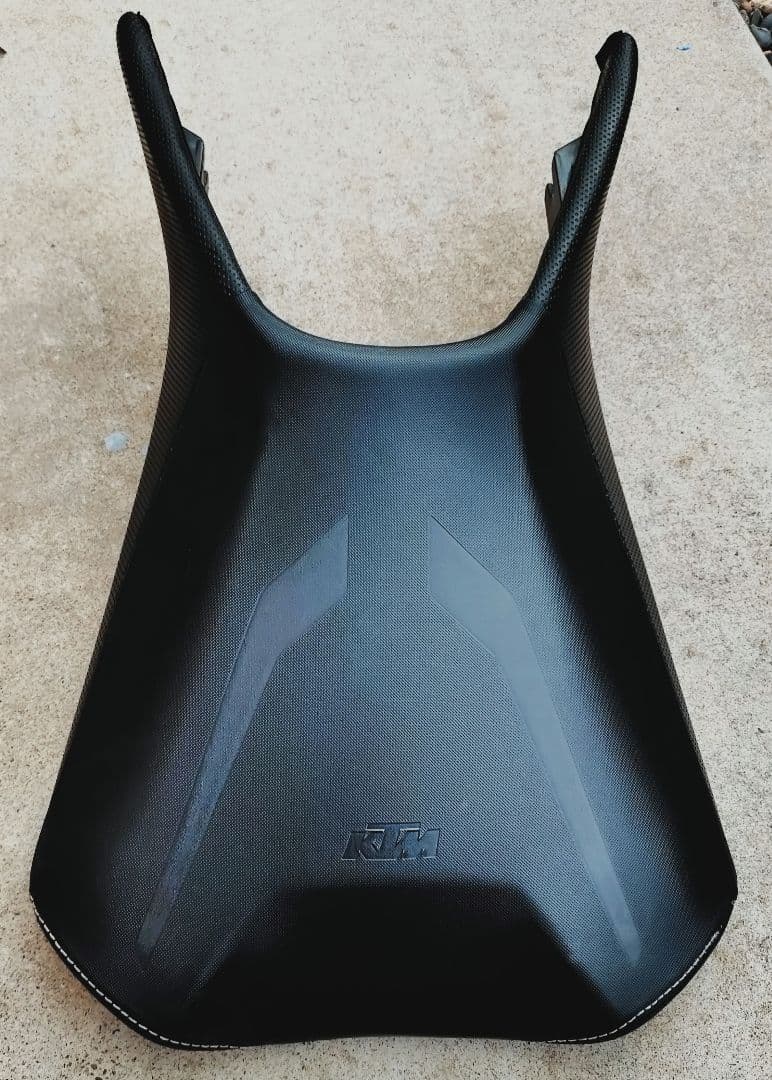 KTM duke エルゴシート 125 250 390用 バック用シートサービス