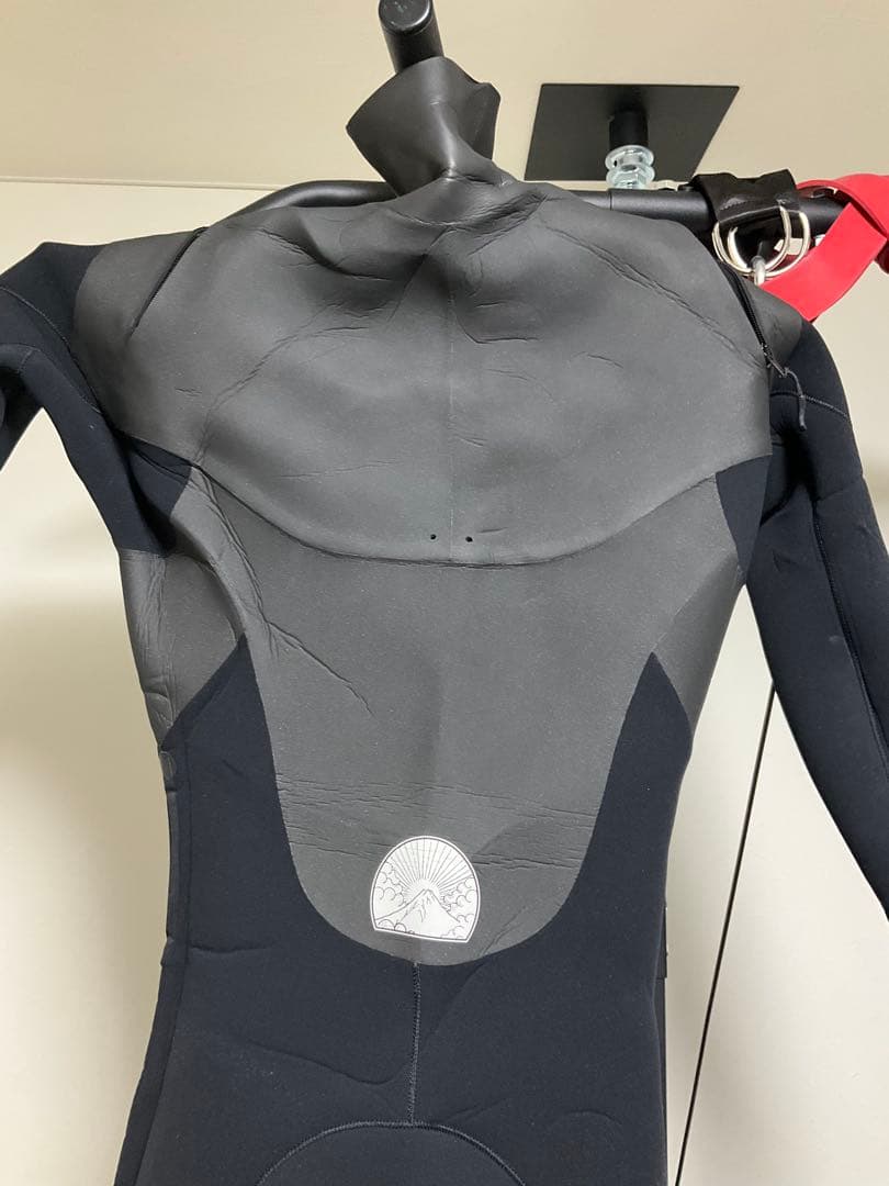 DUSK Form Ball 3mmウェットスーツ 1回着用のみ 身長172cm