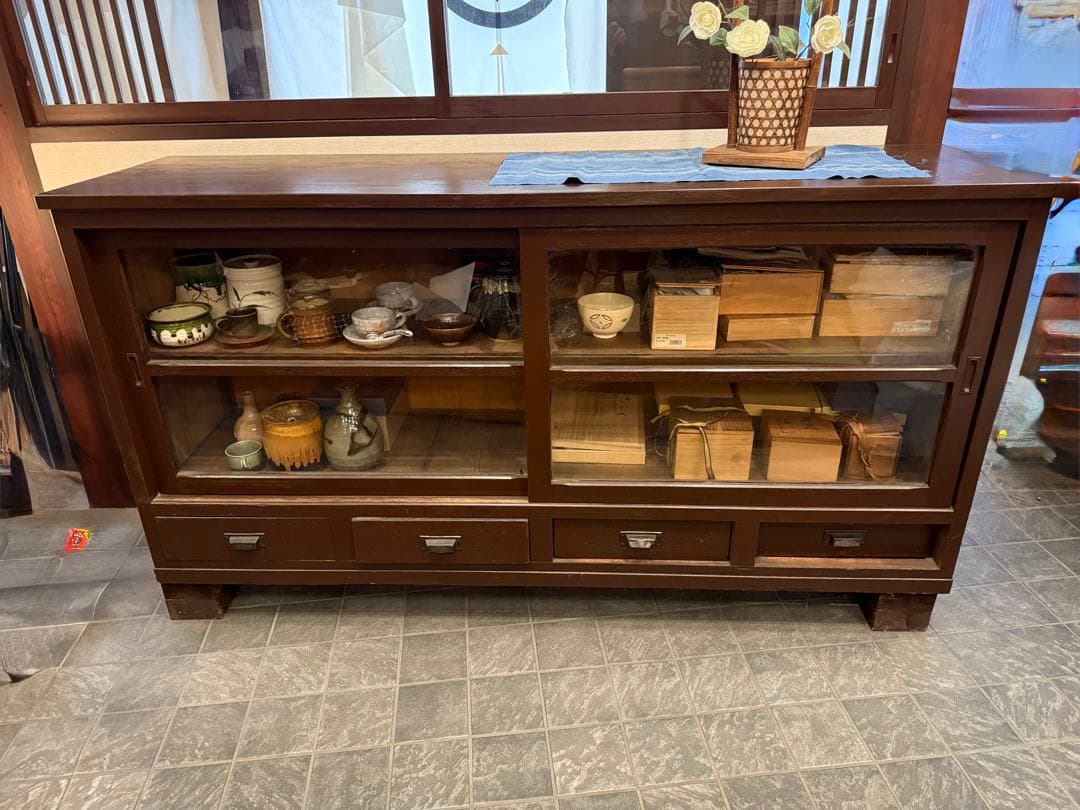 【引取限定】木製ガラス扉付き キャビネット アンティーク 古家具 ビンテージ