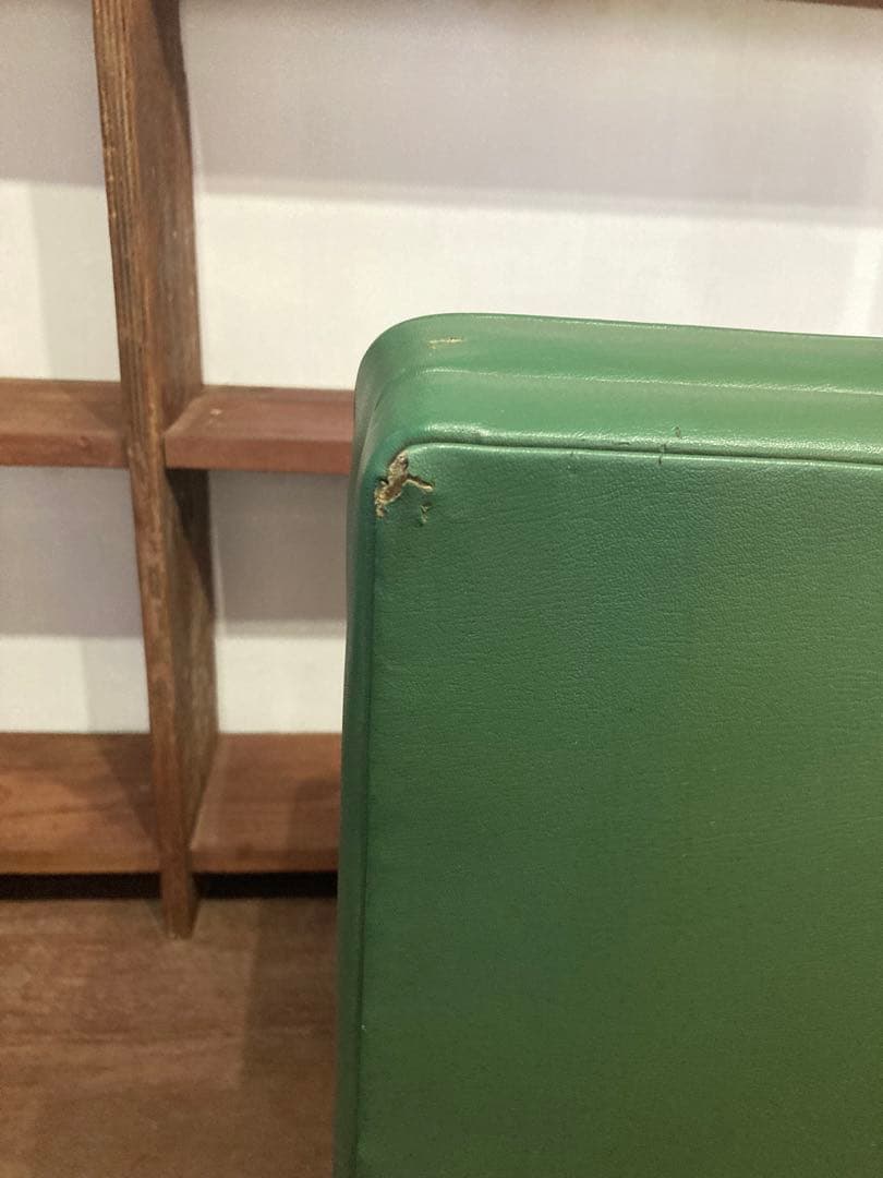 ☆ビンテージ☆オフィスソファ☆緑と黒がお洒落☆2脚セット