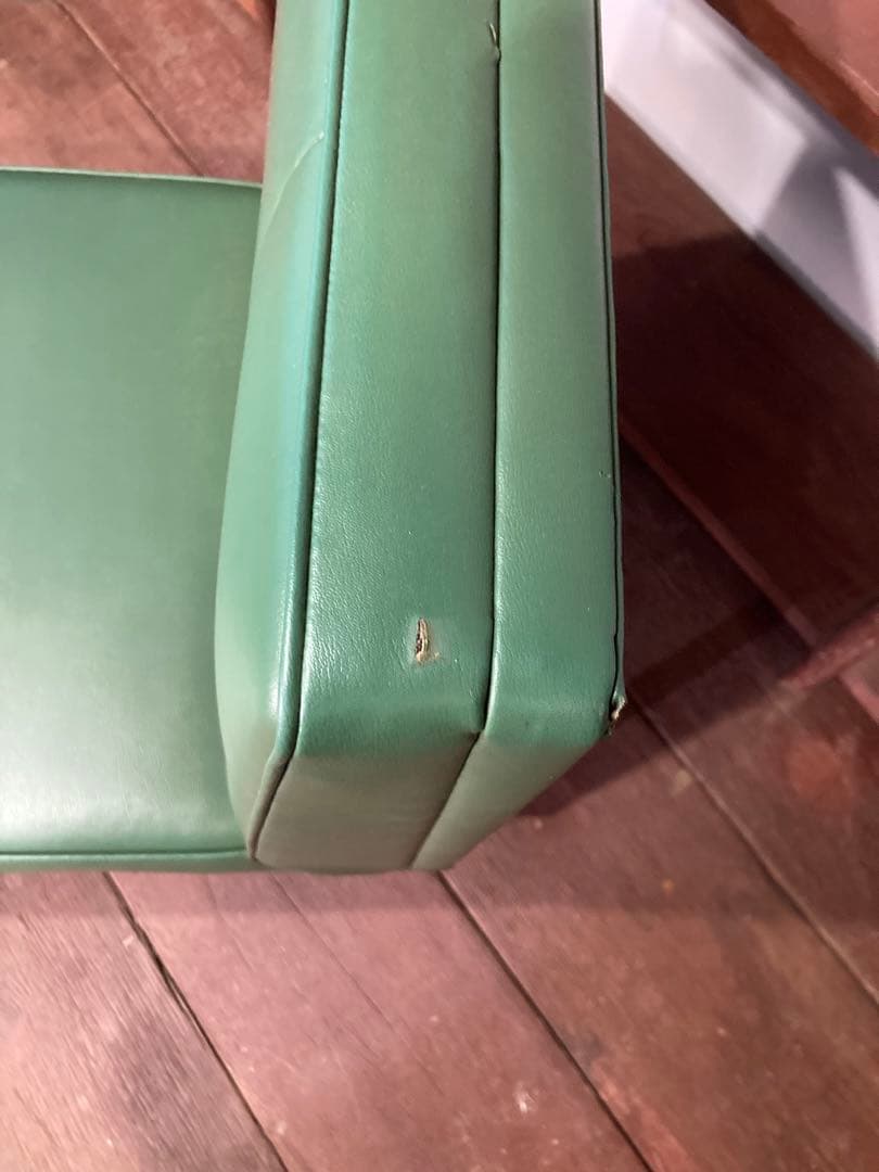 ☆ビンテージ☆オフィスソファ☆緑と黒がお洒落☆2脚セット