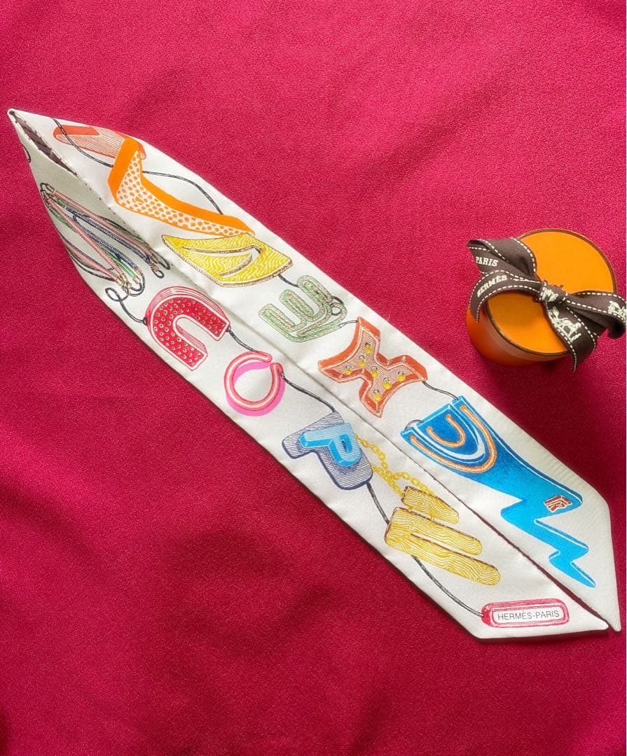 新品未使用❤︎HERMES エルメス ツイリー シュバロスコープ 刺繍 スカーフ