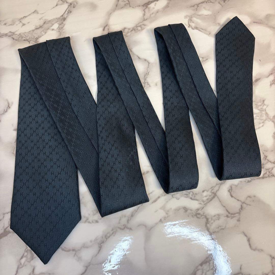 【極美品✨】HERMES ネクタイ　ファソネ　ブラック　黒色　H柄　細身　定番
