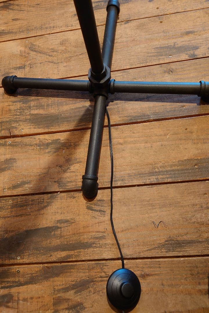 新品フロアライト　フロアランプ　インテリア照明