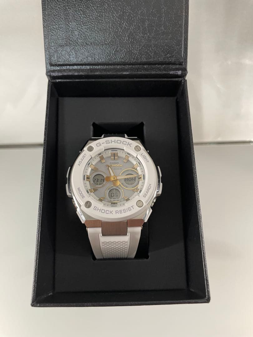 カシオ G-SHOCK GST-W300