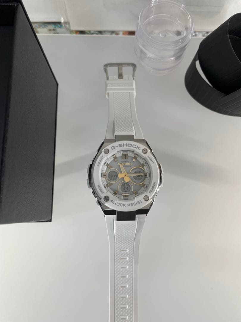 カシオ G-SHOCK GST-W300