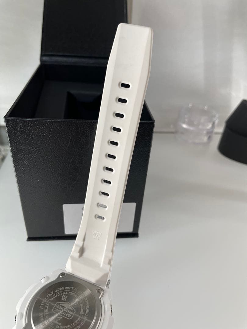 カシオ G-SHOCK GST-W300