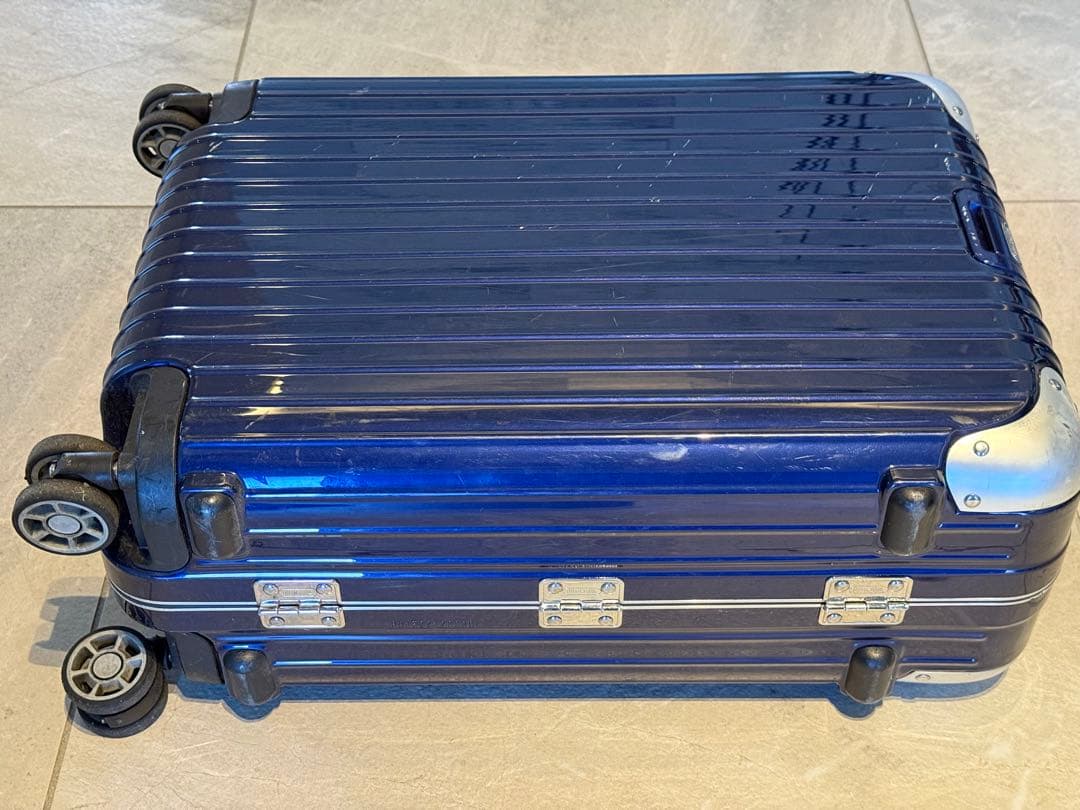 リモワ　リンボ　881.52.21.4　32リットル　4輪 スーツケース