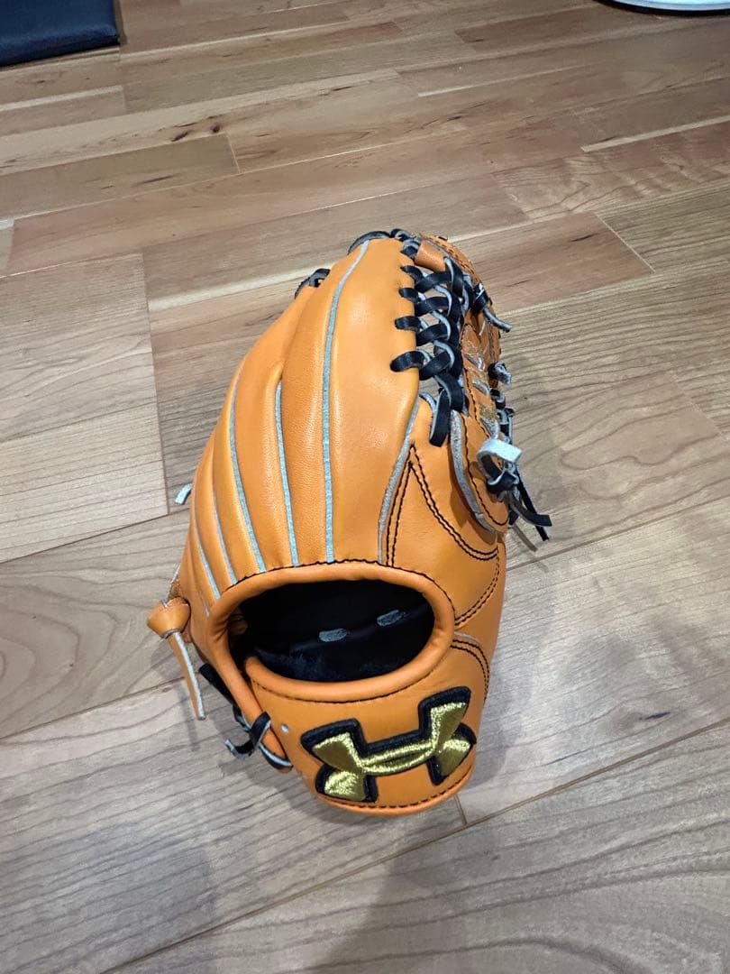 アンダーアーマー　少年軟式　グローブ　右投げ