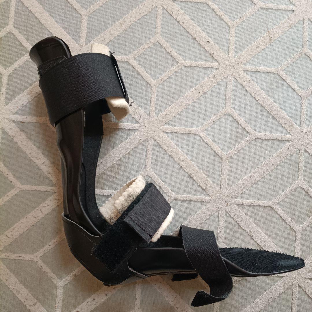 左オルトップ装具