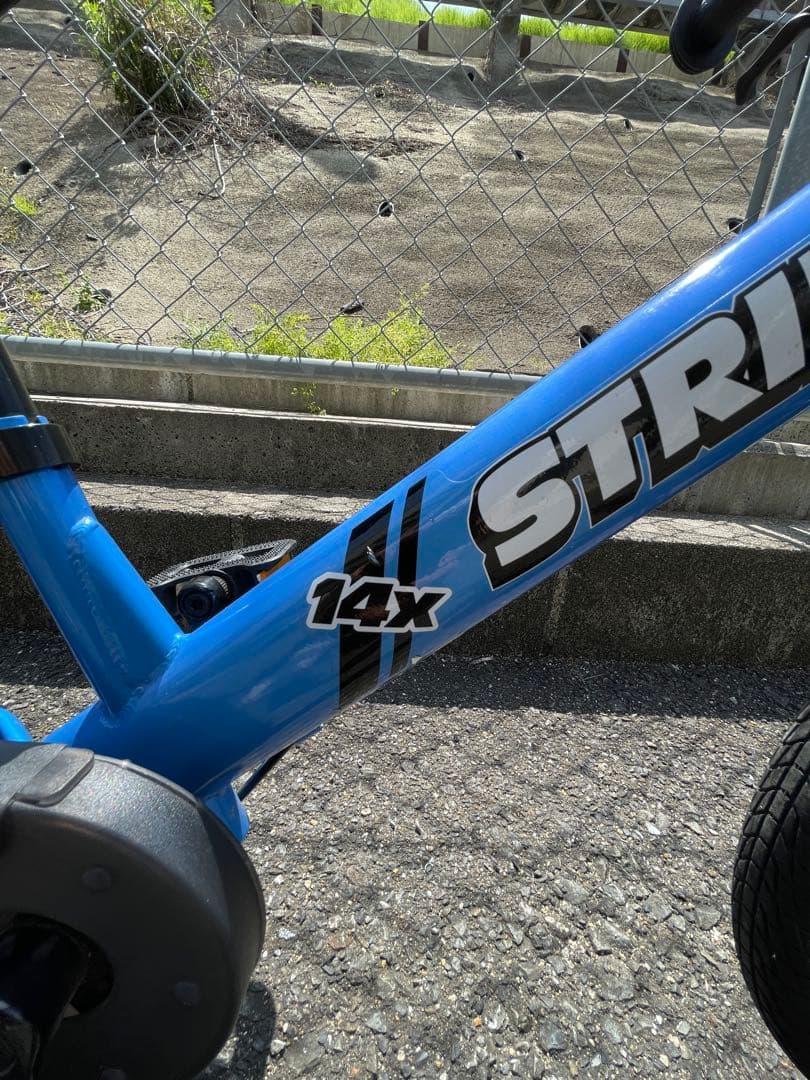 田んぼ様STRIDER 14x バランスバイク 青　正規キックスタンド付