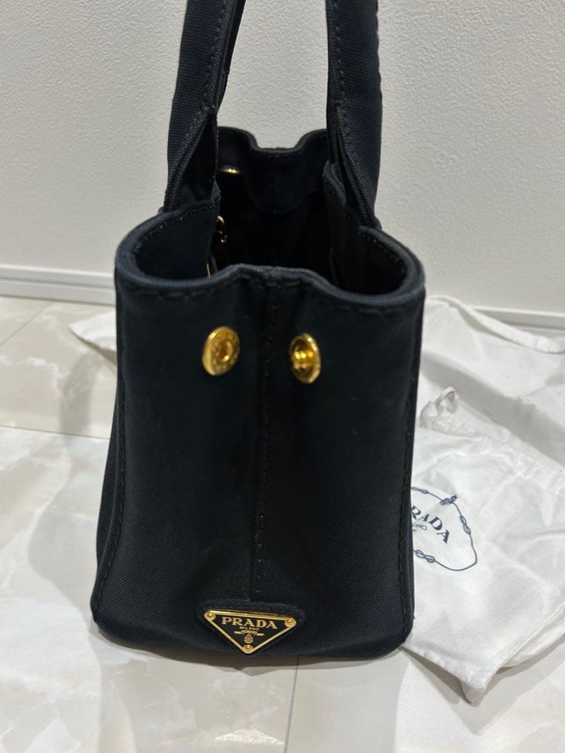 プラダ　カナパ　NERO