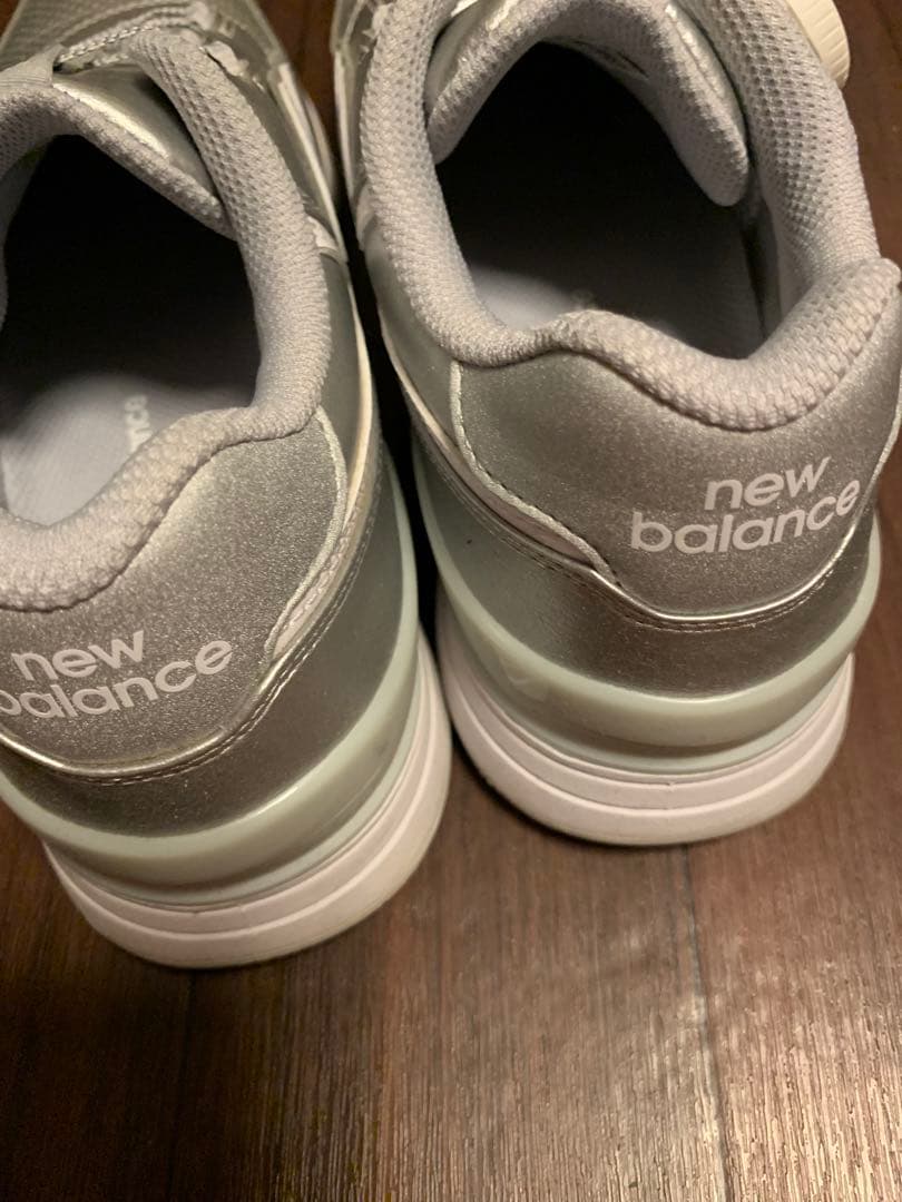 ニューバランス ゴルフシューズ スパイクレス シルバー 23.5〜24cm