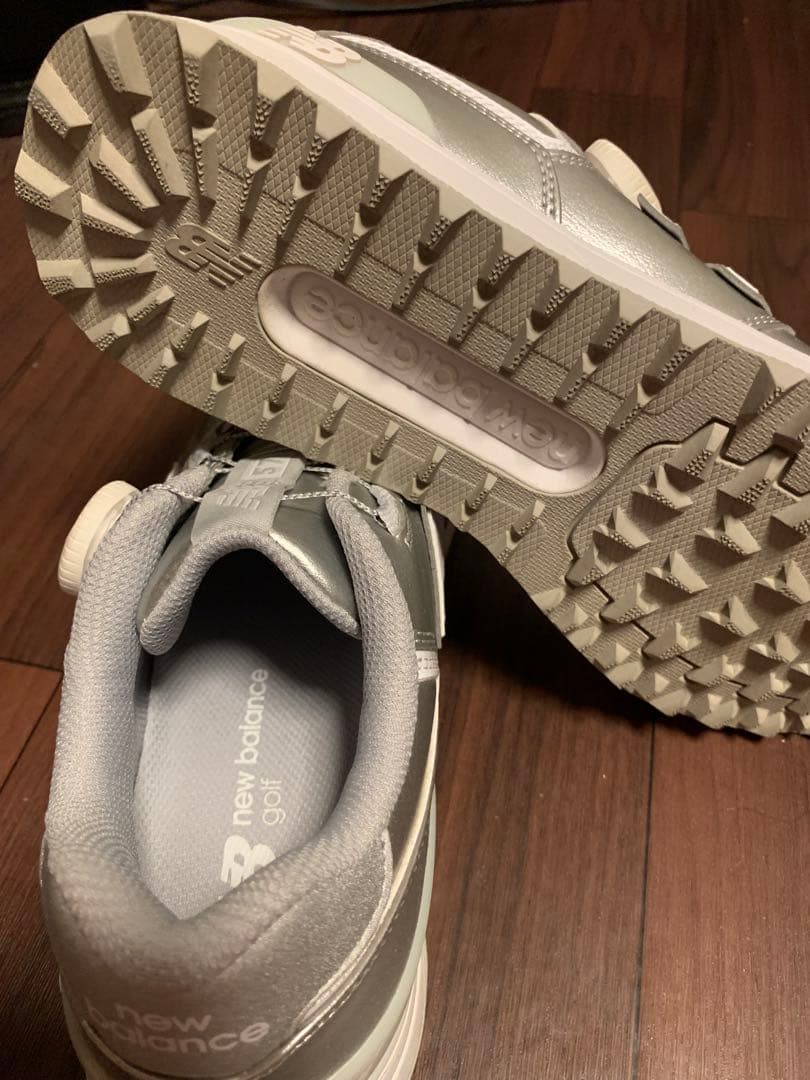 ニューバランス ゴルフシューズ スパイクレス シルバー 23.5〜24cm