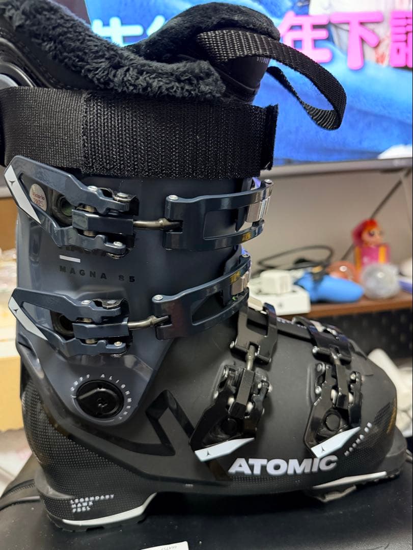 ATOMIC MAGNA 85女性用スキーブーツ