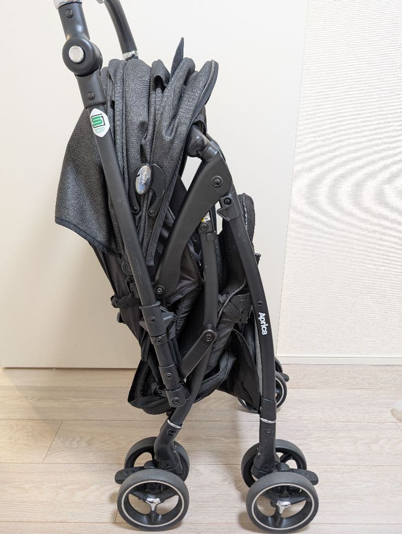 ラクーナクッションフリープラスAB　ブラックグレー　アップリカ　Aprica