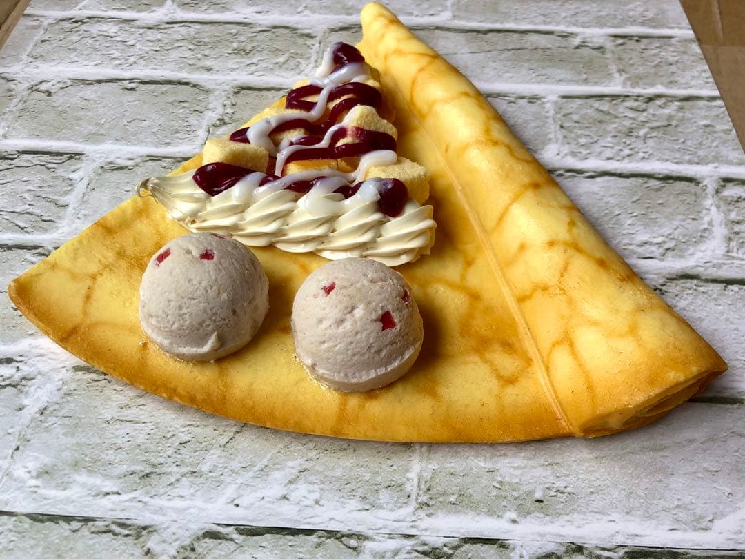 食品サンプル フルーツサンデー&ストロベリー&アイスクレープセット実物大です。