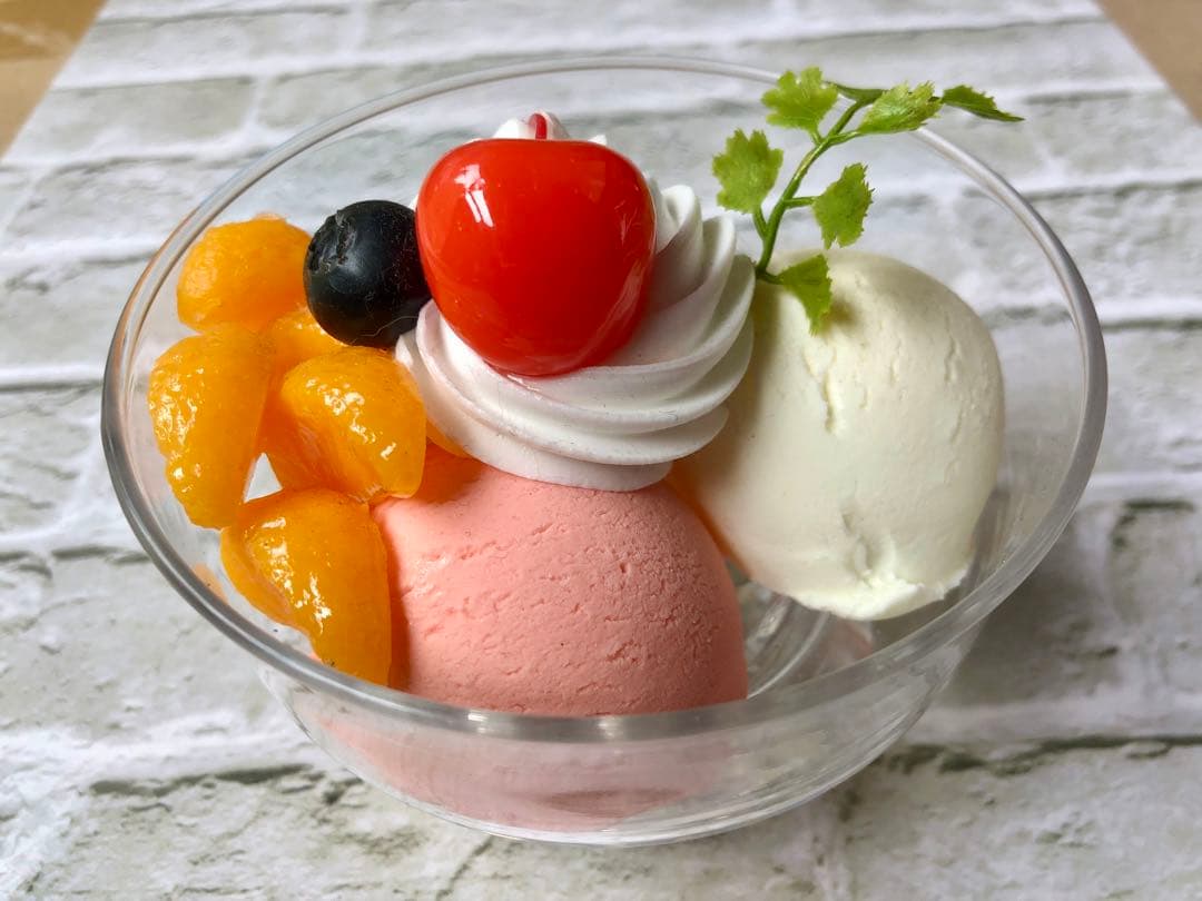 食品サンプル フルーツサンデー&ストロベリー&アイスクレープセット実物大です。