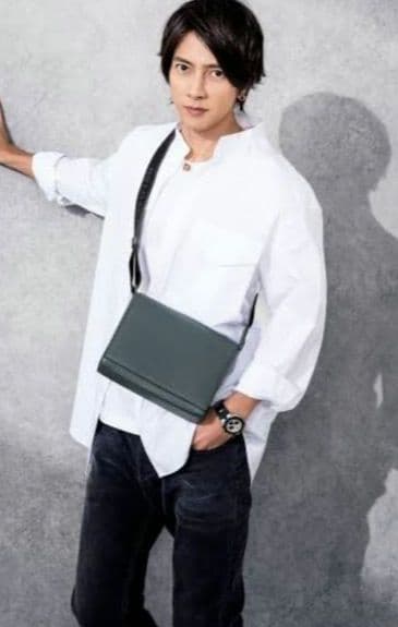 ✨完売品✨BVLGARI ブルガリ メッセンジャーバッグ 山下智久 総柄 レザー