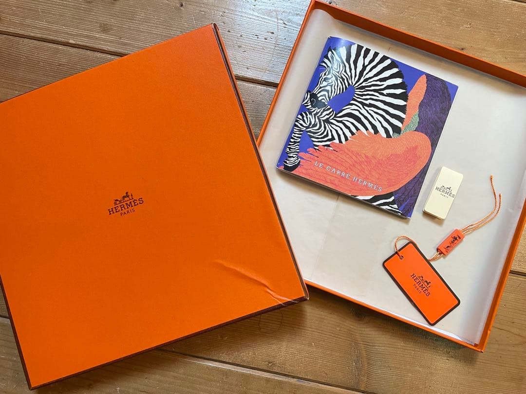 K*様 HERMES カレ90 天のドーム 2014カタログ付き