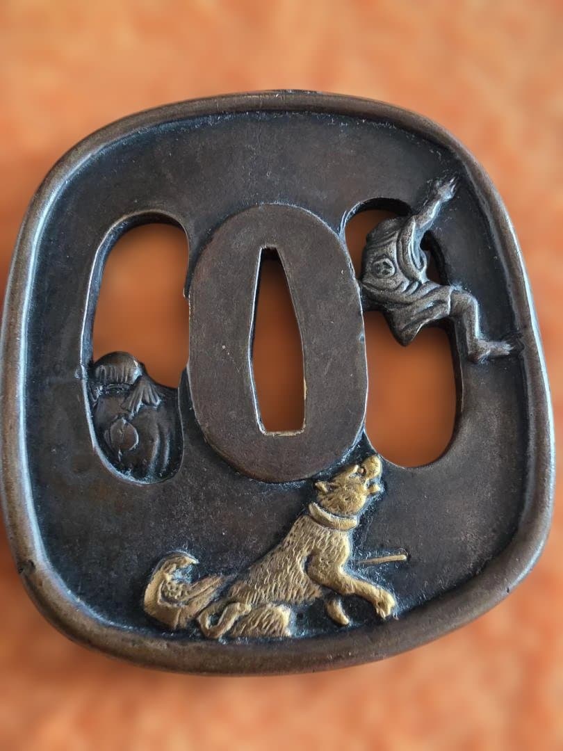 ■ 日本刀の脇差しの鍔