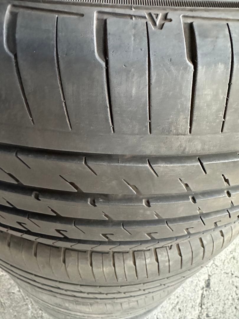 chata①ダンロップ VEURO VE303 245/50r18、2本