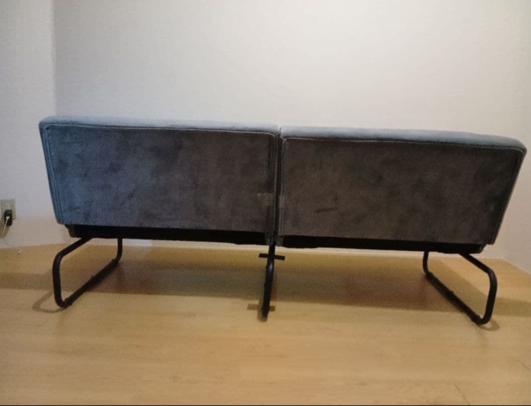 き*。様 LOWYA ベロア調3人掛けソファー