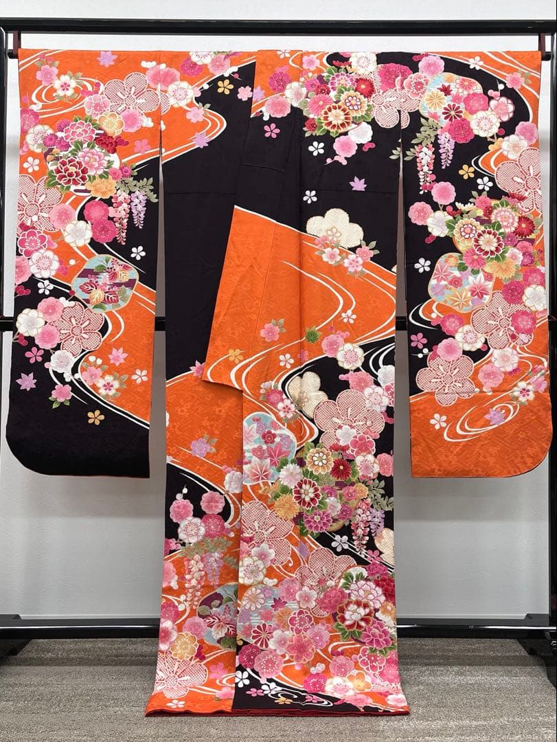 振袖 金彩 紋意匠 橙色×赤みの黒系 正絹 S161