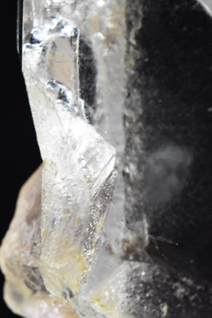 ガネーシュヒマール ラパ産 貫入水晶