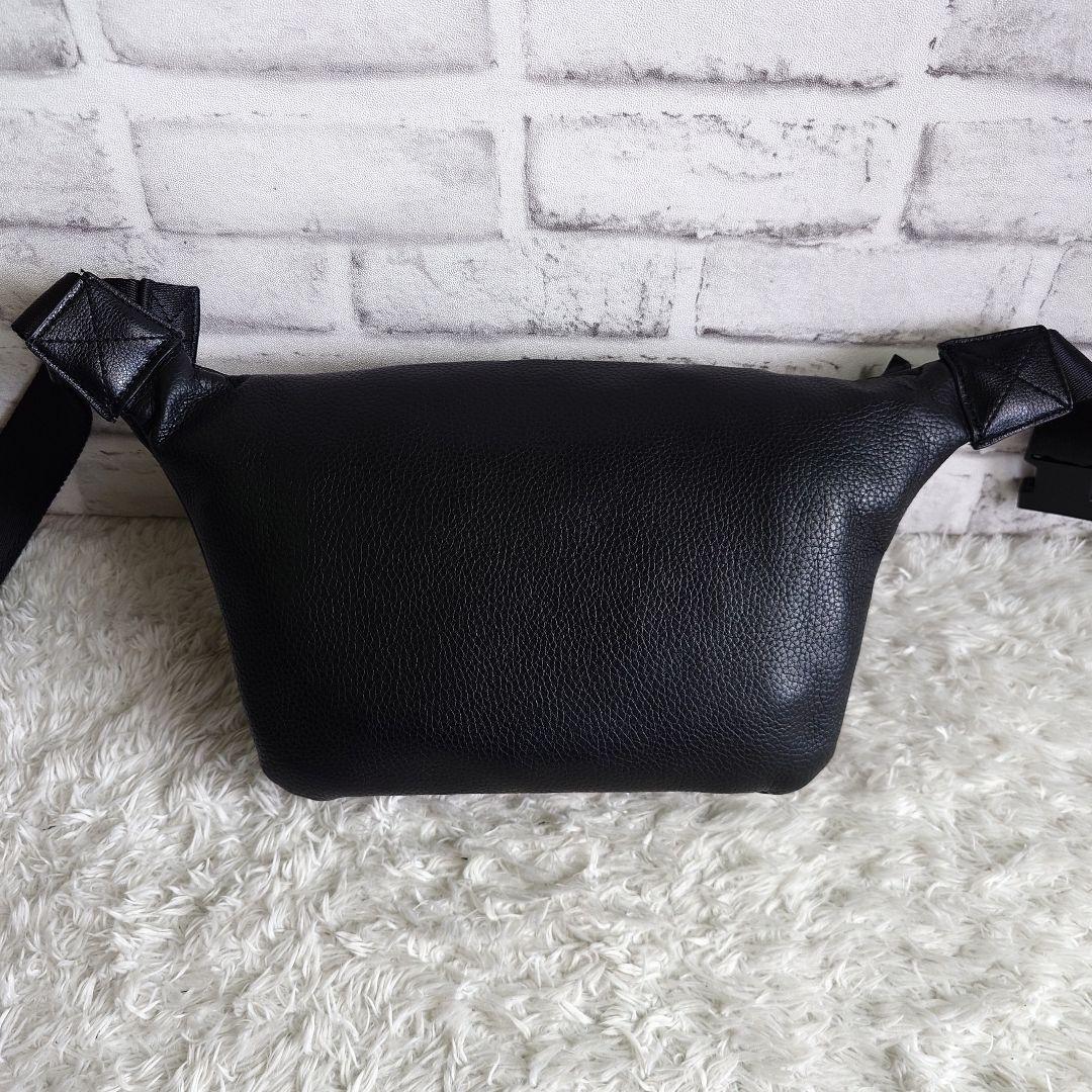 バレンシアガ エブリデイ ボディバッグ クロスボディ 黒 レザー ユニセックス