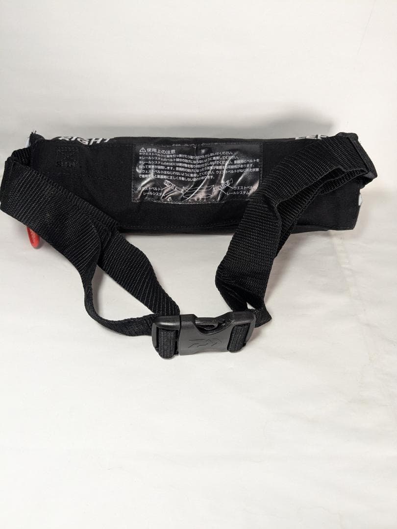 ダイワ　DF-2220 コンパクトライフジャケット