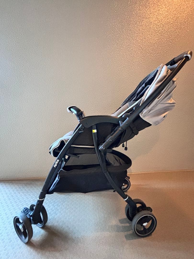 ベビーザらス限定カラー アップリカ　ラクーナクッション　ベビーカー