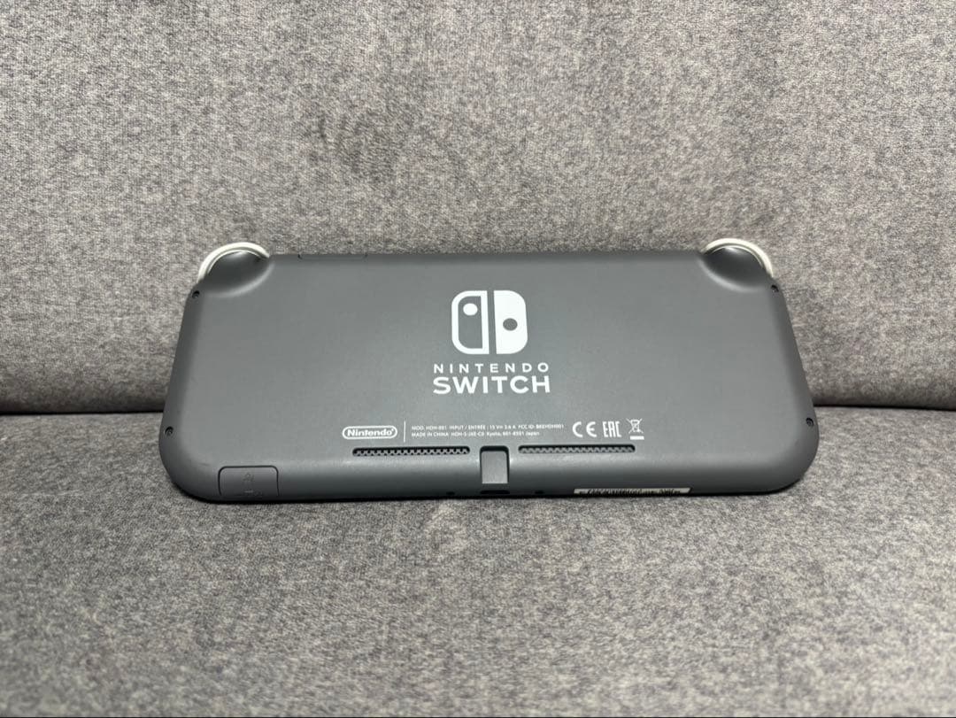 Nintendo Switch lightグレー本体