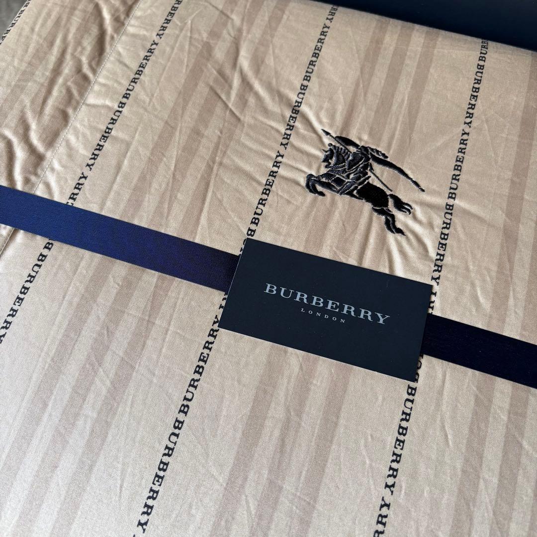 新品　バーバリー　羽毛肌掛け布団「150×200㎝」