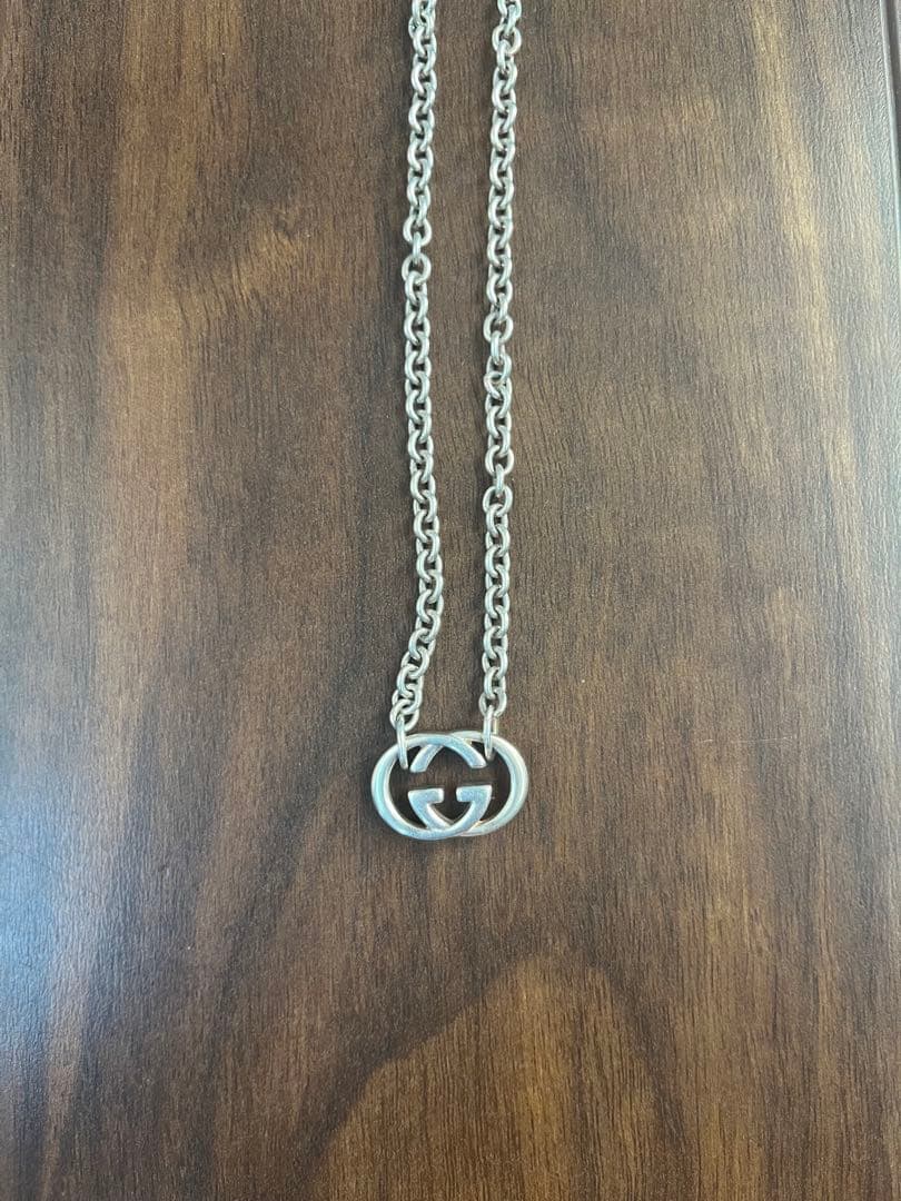 GUCCI シルバー ロゴチェーンネックレス
