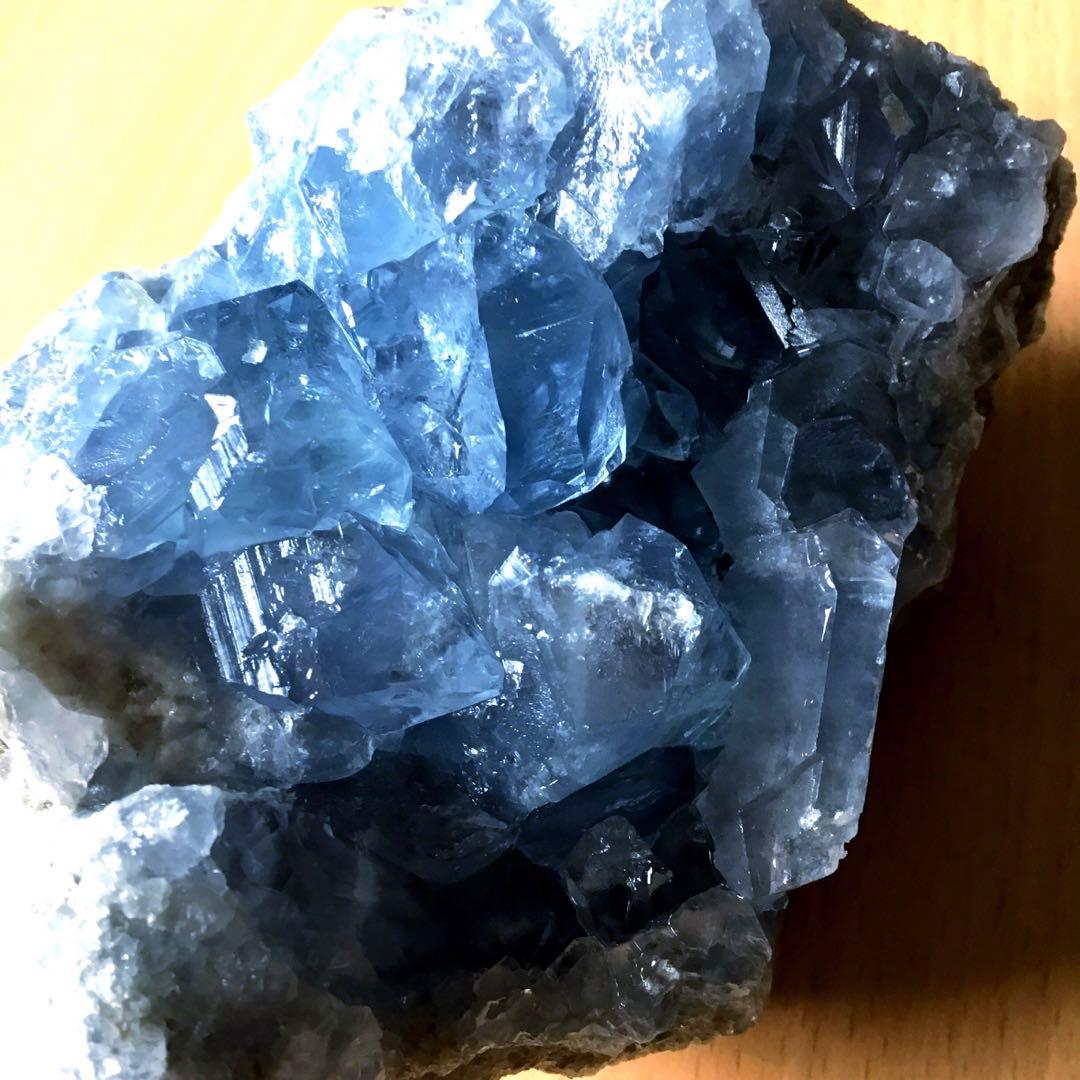 セレスタイト(天青石)クラスター原石　マダガスカル産　浄化　ヒーリング効果　置物