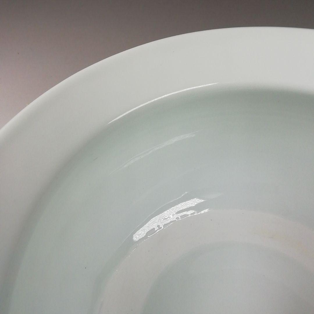 Ｔ６６８　建水　『白磁　宝尽くし』『大日本　三川内　平戸窯　悦山 造』　共箱