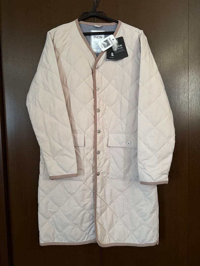 TAION 新品　ダウンコート　ベージュ キルティング ロングコート