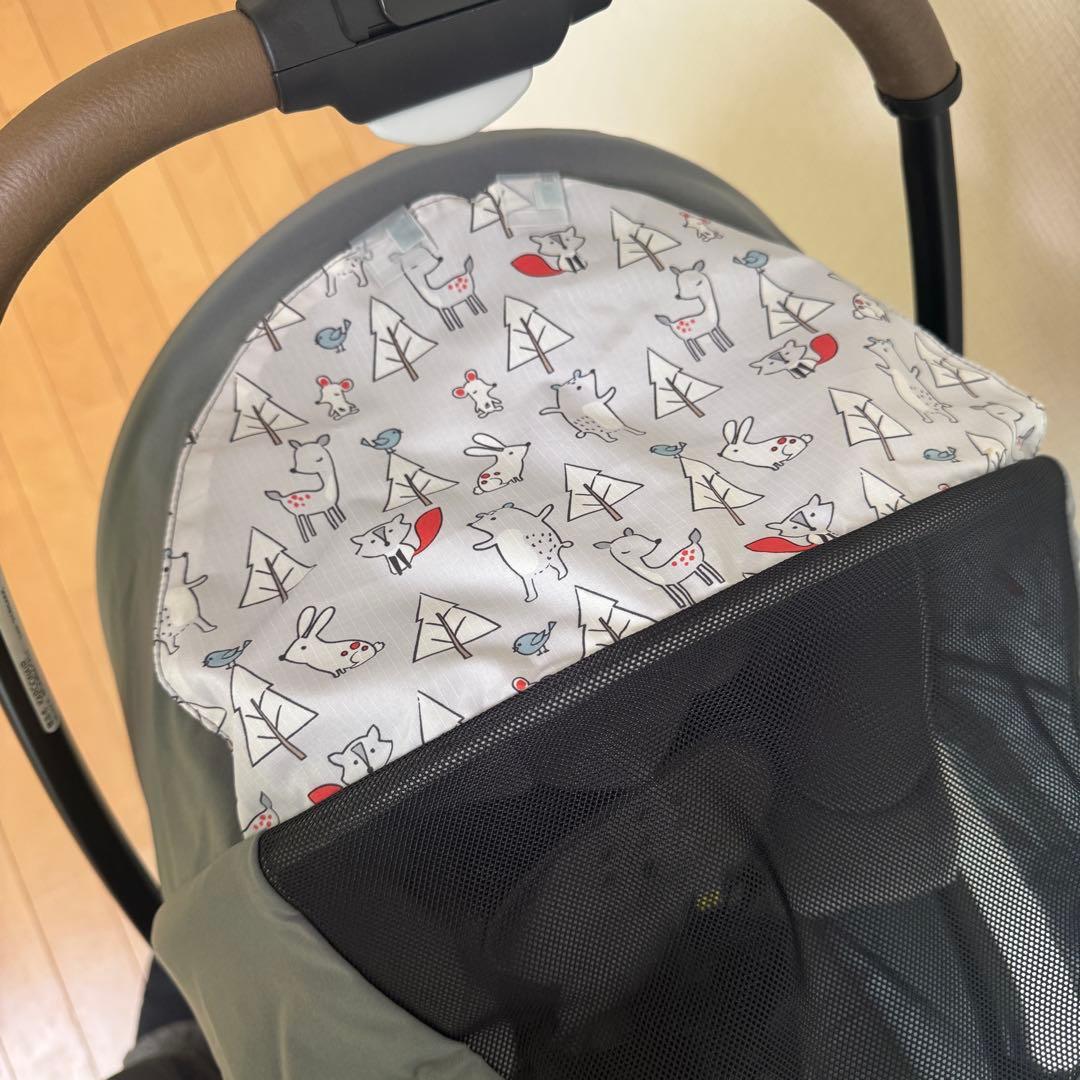 【美品】2023年モデル　アップリカ　カルーンエアー　A型 ベビーカー グレー