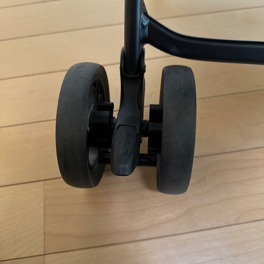 【美品】2023年モデル　アップリカ　カルーンエアー　A型 ベビーカー グレー