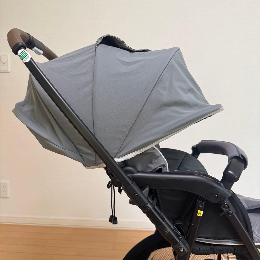 【美品】2023年モデル　アップリカ　カルーンエアー　A型 ベビーカー グレー