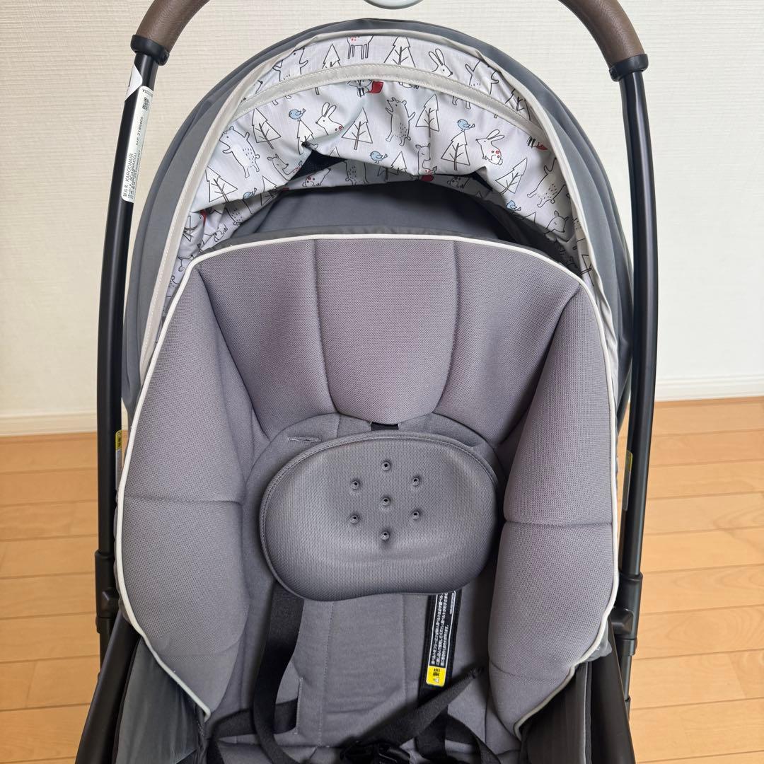 【美品】2023年モデル　アップリカ　カルーンエアー　A型 ベビーカー グレー
