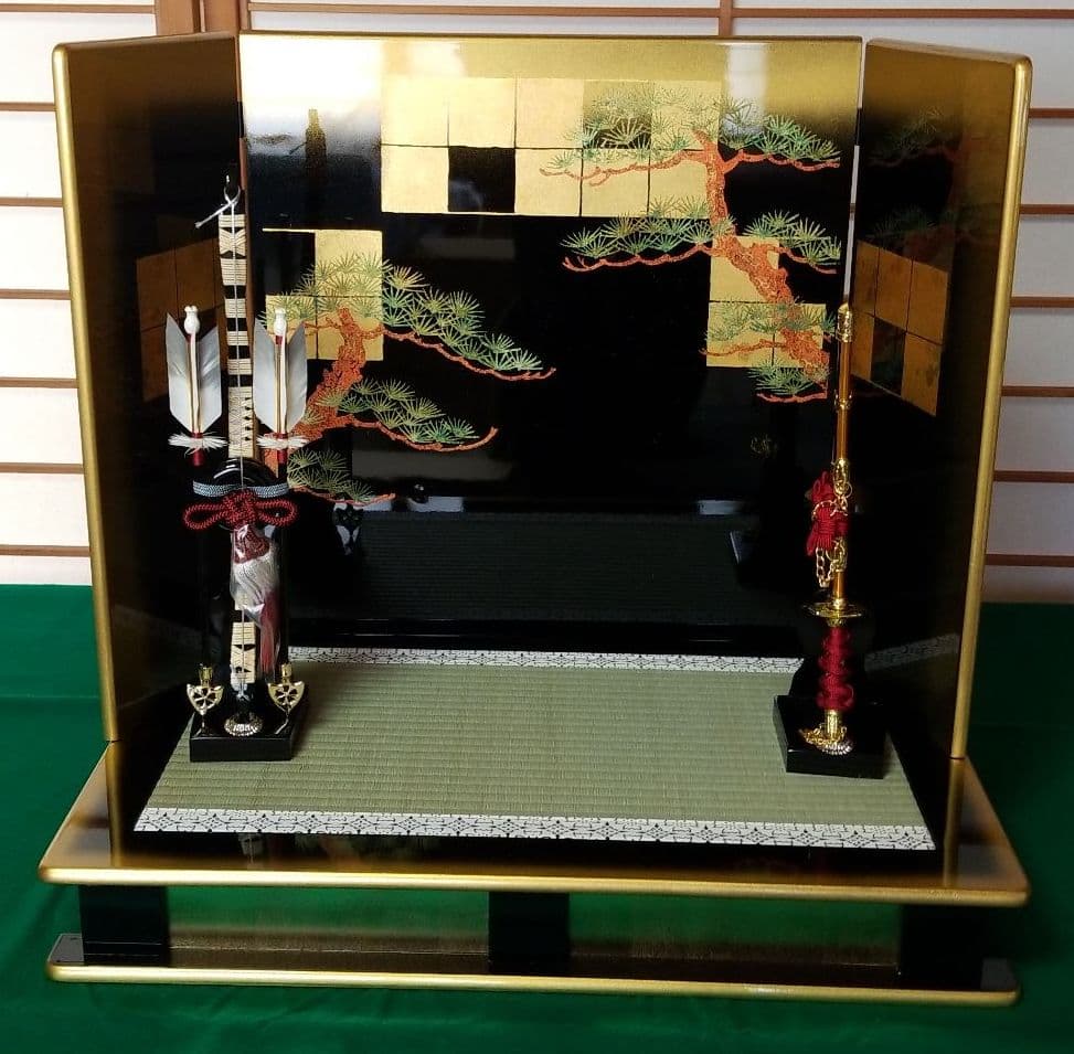 五月人形　新型金箔と松　15号